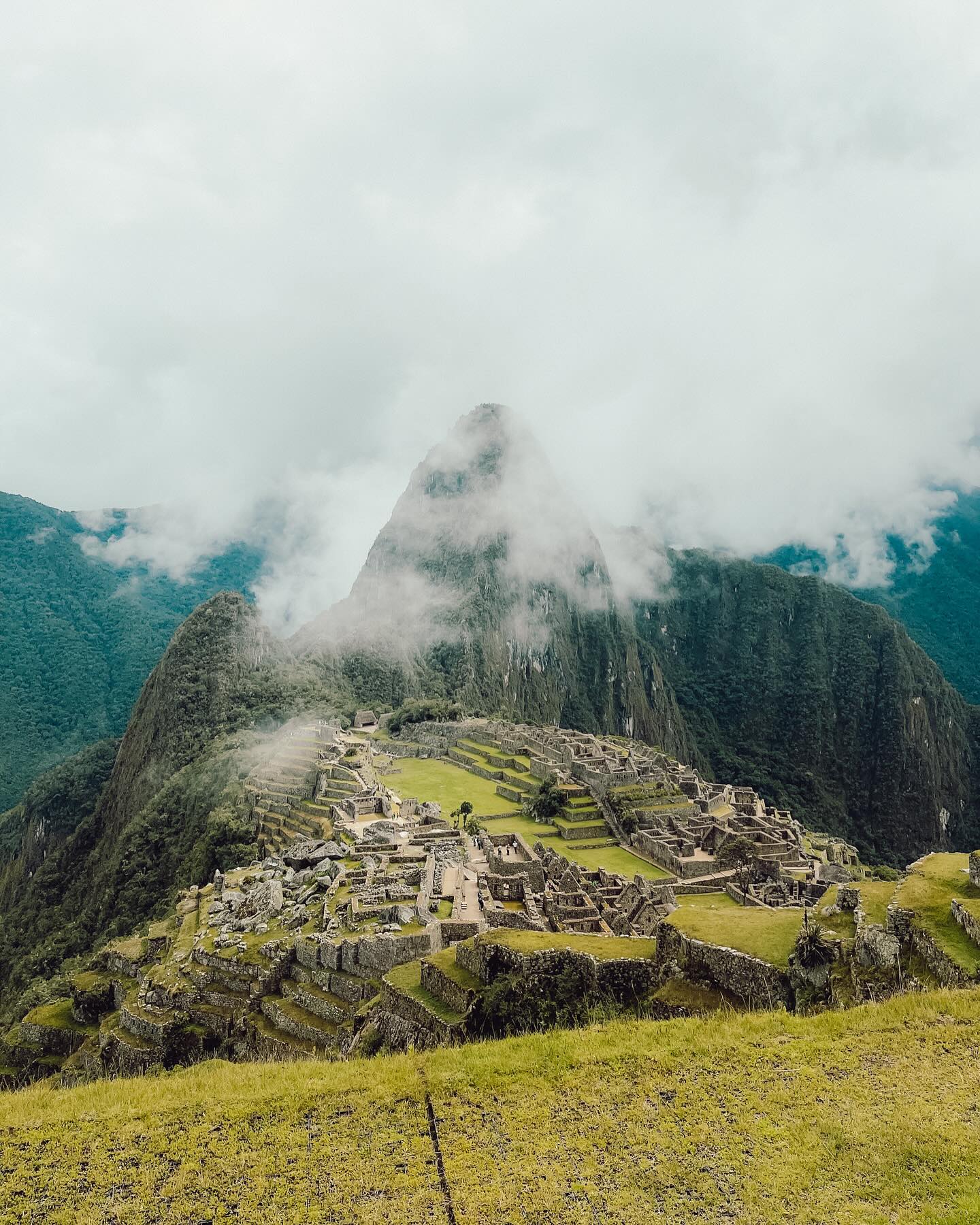 Ticking off one of the most iconic wonders of the world? Completed it mate👏 From trekking the Inca Trail to Machu Picchu, to hiking the colourful Rainbow Mountain, Peru is a nature-lovers dream🌿🦙
•
•
•
•
•
#peru #peruincatravel #incatrail #incatrek #incatrailtrek #perutravel #peruadventure #perudestinations #grouptravel
