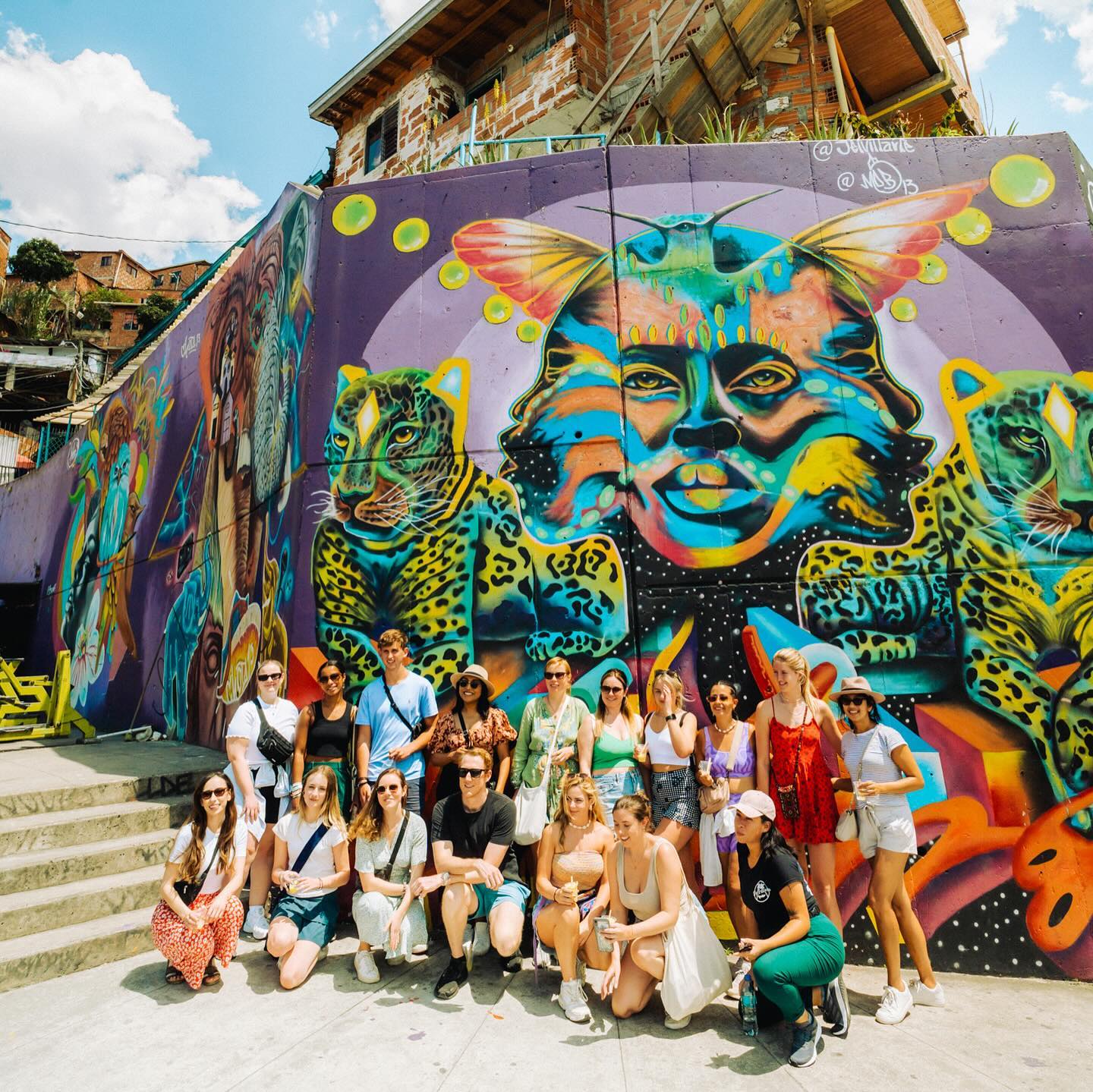 Uncovering the beauty and magic of Comuna 13😍 What used to be one of the most dangerous communities in the world and is now best know for its colourful graffiti, amazing performances and incredible energy✨ a must do when in Medellin, Colombia🇨🇴
•
•
•
•
•
#comuna13 #comuna13graffititour #comuna13demedellín #colombiatravel #colombiatravel #madellin #colombiatours #grouptravel